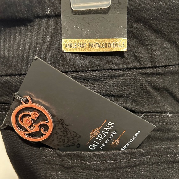 💥SALE💥GG Jeans new with tags. Ankle pants. Size 10. - Picture 5 of 7